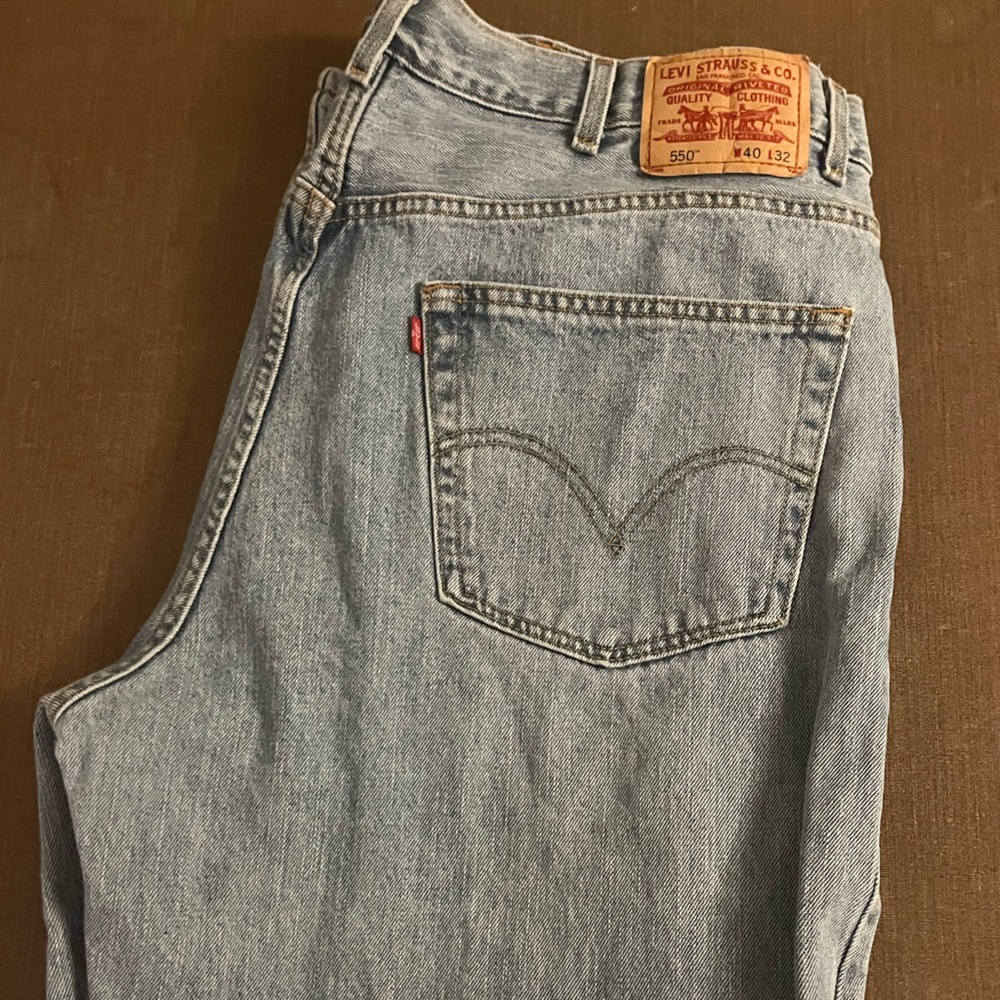 Levi’s 550 blue jeans size 40x32